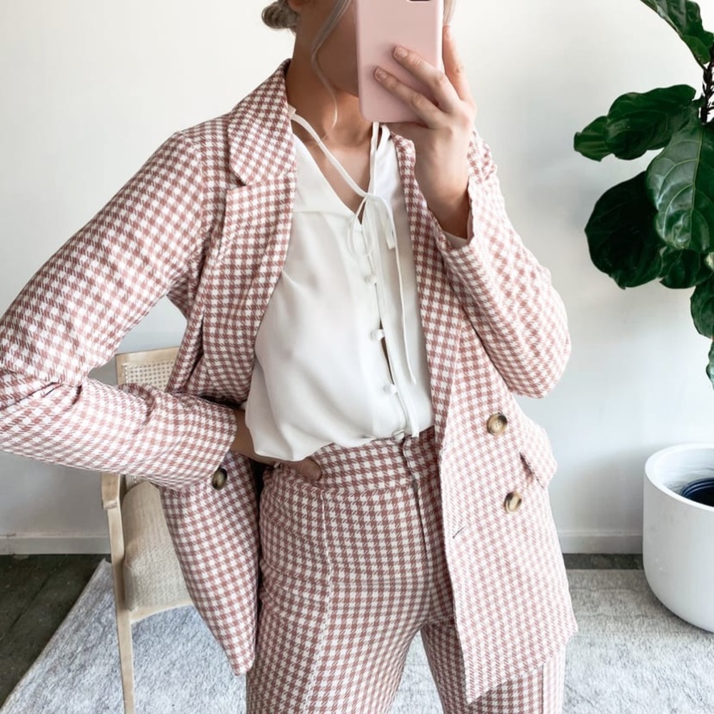 NWT pink gingham blazer from Lulu’s✨